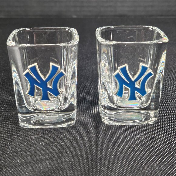 New York Yankees MLB Pair Of Square Shot Glasses Mint - Picture 1 of 9